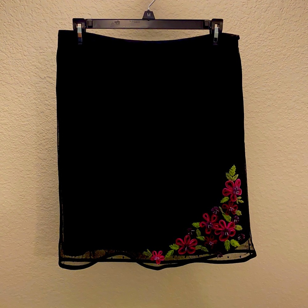 Betsy Johnson skirt with floral design, size: M